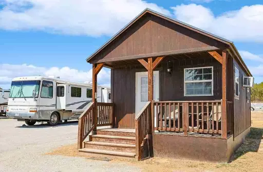 Luxury Cabin (Standard)